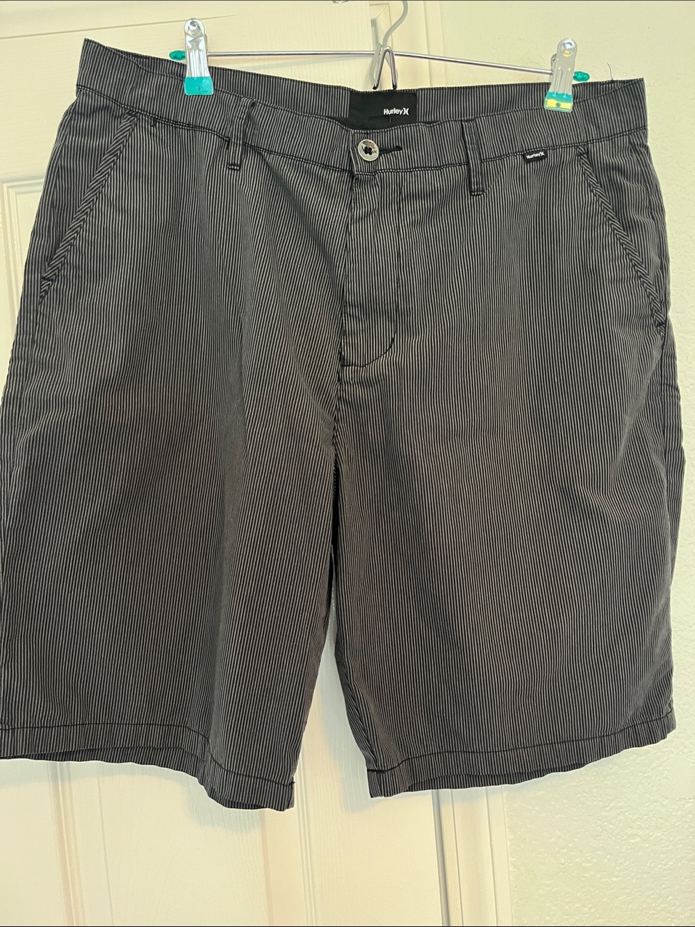 Hurley Mens Shorts Black Grey Pinstripe Flat-Front